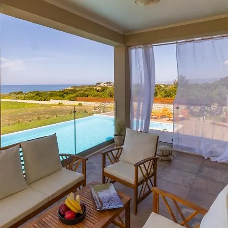 Aleli With Tennis Court