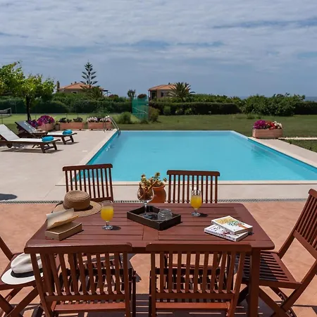 Aleli With Tennis Court *