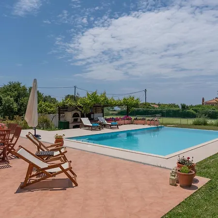 Vilă Aleli With Tennis Court Minia