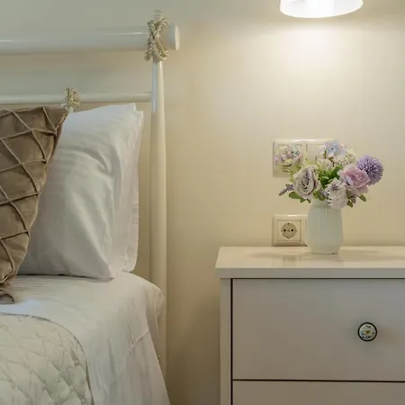 Aleli With Tennis Court Minia