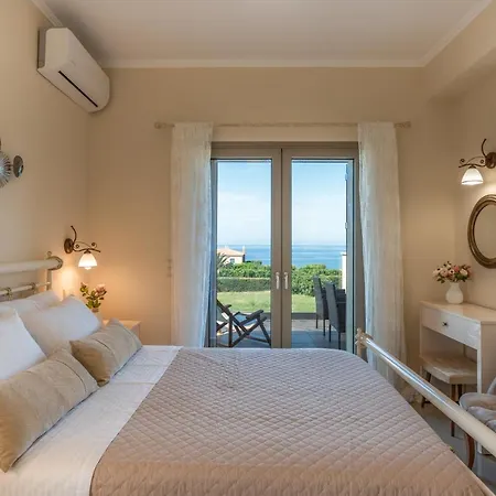 Vilă Aleli With Tennis Court *