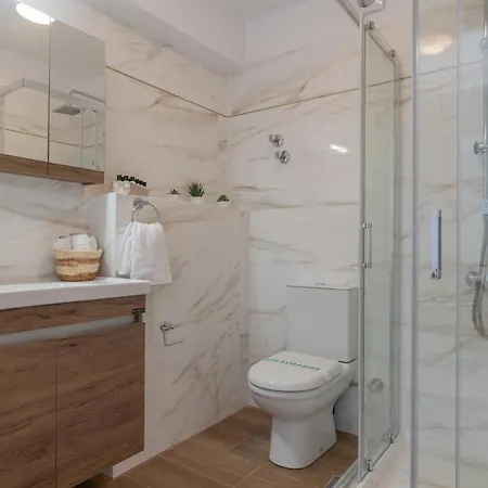 Vilă Aleli With Tennis Court Minia