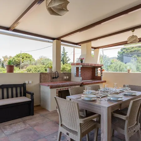 Aleli With Tennis Court Vilă Minia