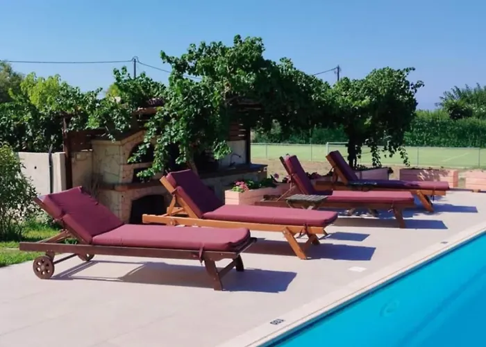 Vila Aleli With Tennis Court Minia