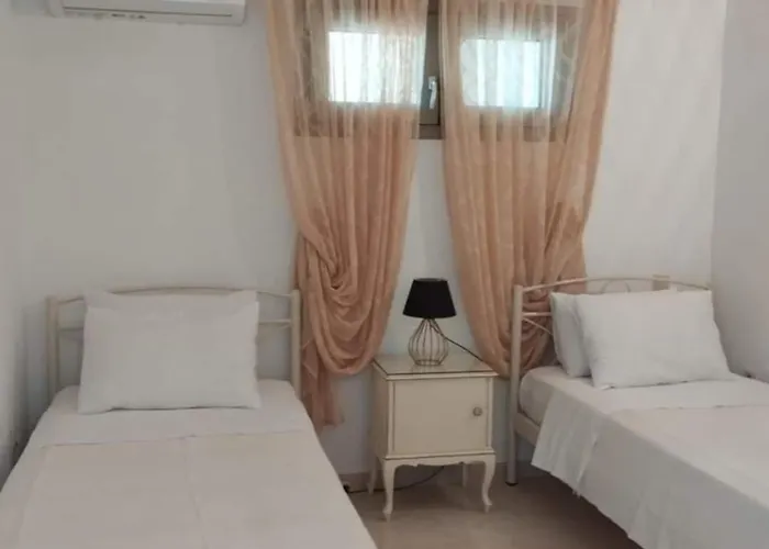 Vila Aleli With Tennis Court *