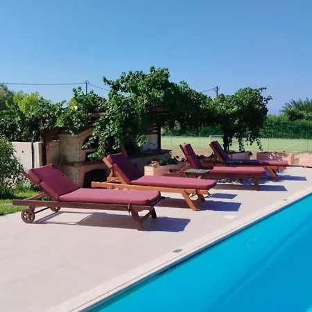 Villa Aleli With Tennis Court Minia