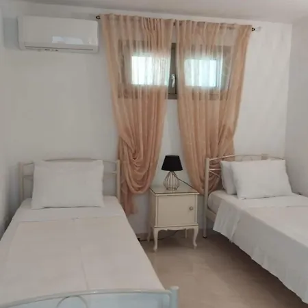 Villa Aleli With Tennis Court *